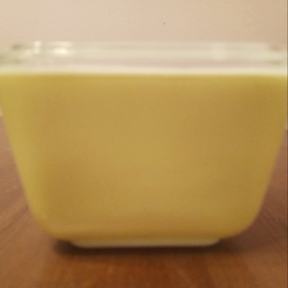 Pyrex 501 Yellow 1 1/2 cup dish